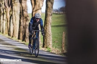 Man kann durchaus aerodynamisch schmal sitzen