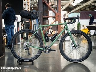 Am Mason Exposure Gravel Bike mit Dedacciai Stahlrahmen debütierten die neuen Hunt Laufräder für Classified.