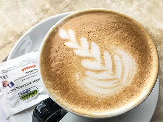 Tipp: Capuccino an der Meersburger Mole zum Abschluss