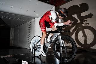 Um die Funktion in Kombination mit unterschiedlichen Fahrrädern zu garantieren wurde das neue Zipp Super-9 während der Entwicklungsphase auf insgesamt acht gängigen Triathlon und Zeitfahr-Bikes im Windkanal getestet.