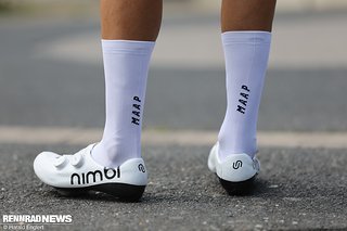 Dezentes Logo an der Rückseite der Division Mono Sock