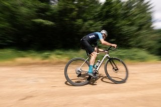 Die Sitzposition auf dem Lapierre Crosshill CF ist eher aufrecht.