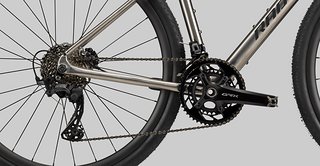 Beim Antrieb steht neben der mechanischen Shimano GRX RX820 ... Beim Antrieb steht neben der mechanischen Shimano GRX RX820 ...
