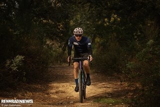 Gelassen und schnell geradeaus Graveln