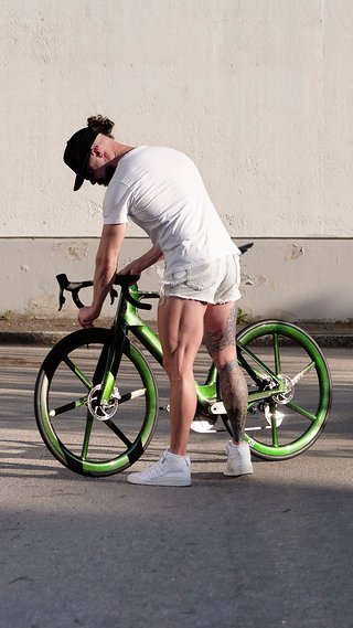 365 Tage Leg day: Dangerholm hat gerade sein erstes Custom Rennrad aufgebaut.