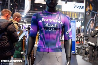 Maap steuert das neue Team Kit für Jayco AlUla bei.