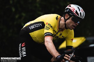 Bei Paris Roubaix sollte Niklas Behrens vor allem die Tempo-Arbeit für seinen Kapitän Wout van Aert übernehmen, doch nach einem Sturz des Belgiers musste der U23-Weltmeister schon früh viel Kraft lassen und war später ebenfalls in Stürze verwickelt. Bei Paris Roubaix sollte Niklas Behrens vor allem die Tempo-Arbeit für seinen Kapitän Wout van Aert übernehmen, doch nach einem Sturz des Belgiers musste der U23-Weltmeister schon früh viel Kraft lassen und war später ebenfalls in Stürze verwickelt.