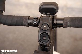 Praktisch: Auch ein GPS-Mount für Montage auf der Steuersatzkappe ist dabei. Praktisch: Auch ein GPS-Mount für Montage auf der Steuersatzkappe ist dabei.