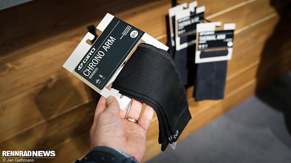 Fundstück: Armlinge aus Wolle sind nicht oft zu finden, sie eignen sich erfahrungsgemäß für einen weiten Temperaturbereich Fundstück: Armlinge aus Wolle sind nicht oft zu finden, sie eignen sich erfahrungsgemäß für einen weiten Temperaturbereich