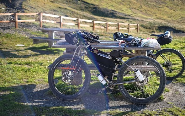 Das vollbeladene Jones Titan MTB Das vollbeladene Jones Titan MTB