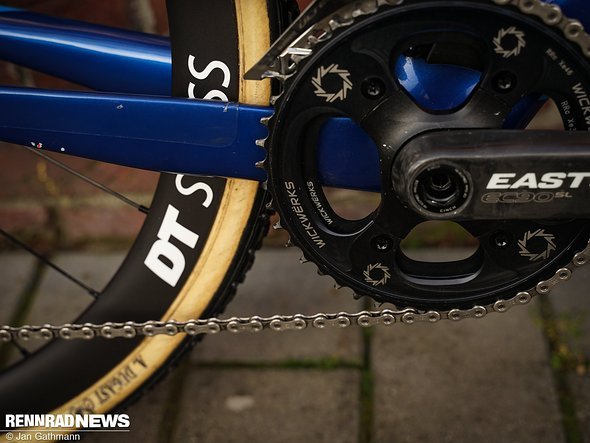 Bei den Frauen sind fast duchgängig kleinere Kettenblatt-Kombinationen montiert – wahrscheinlich auch für die meisten Hobby-Cyclocrosser die bessere Wahl als die gängigen Standards Bei den Frauen sind fast duchgängig kleinere Kettenblatt-Kombinationen montiert – wahrscheinlich auch für die meisten Hobby-Cyclocrosser die bessere Wahl als die gängigen Standards