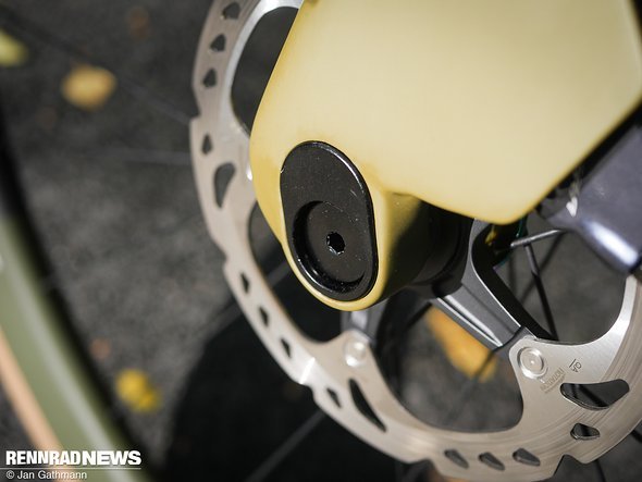Der Kern der Vario-Geo: Die Achse kann über den Flip-Chip versetzt werden – wir waren meistens in der gezeigten, beruhigteren Position "Lo" unterwegs Der Kern der Vario-Geo: Die Achse kann über den Flip-Chip versetzt werden – wir waren meistens in der gezeigten, beruhigteren Position "Lo" unterwegs