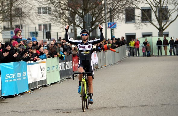 Der Favorit gewinnt Der Favorit gewinnt
