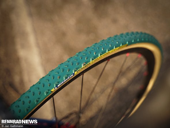 ...also auch die CX-Fahrer, für die gerade eine neue Version der Klassiker Jet und Mud vorgestellt wurde ...also auch die CX-Fahrer, für die gerade eine neue Version der Klassiker Jet und Mud vorgestellt wurde