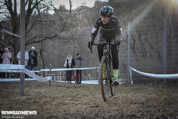 Lisa Heckmann ging mit Startnummer 3 ins Rennen, konnte diesmal aber nicht auf diesen Platz fahren – sie kämpfte mit Janine Schneider um den Vierten Lisa Heckmann ging mit Startnummer 3 ins Rennen, konnte diesmal aber nicht auf diesen Platz fahren – sie kämpfte mit Janine Schneider um den Vierten