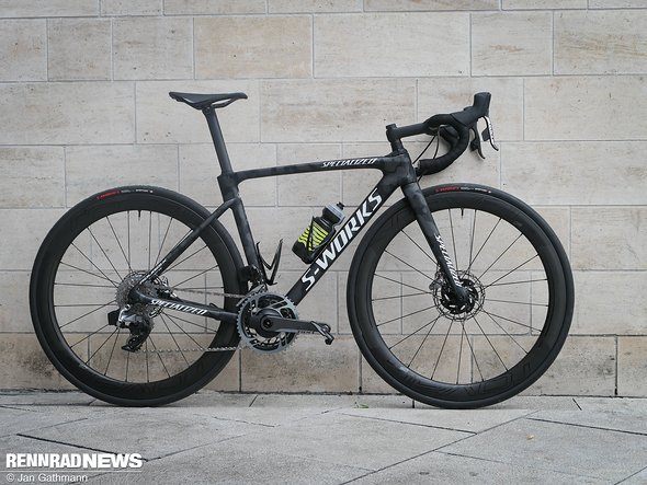 Specialized S-Works Roubaix in der Team-Version mit SRAM Red eTap AXS Specialized S-Works Roubaix in der Team-Version mit SRAM Red eTap AXS