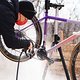Die Cyclocross-Bikes – inklusive sensibler Powermeter – müssen viel aushalten