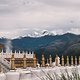 Aussicht von der White Pagoda in Ganzi, Sichuan, auf Mt. Kawalori (5.992m).