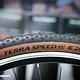 Den Terra Speed – einer der Tipps aus unserem Gravel-Reifen Test – gibt es jetzt auch in 45 mm.