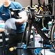 In der Wekstatt werden schon neue Teambikes aufgebaut.