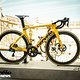 In der Halle war das Cervélo S5 von Wout van Aerts Teamkollegen Jonas Vingegaard zu bewundern – in gelber Sonderlackierung zum Tour de France-Sieg.