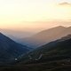 Blick vom Pass Col d&#039;Agnel zurück ins Tal bei Sonnenuntergang