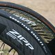 Carbonfelgen Made in USA, aerodynamische Dimpel – Zipp Laufräder lassen Rennradträume wahr werden und belegen auch in diesem Jahr Platz 2 bei den Rennrad News User Awards.