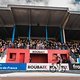 Geschafft! Nach 2023 und 2024 holt Mathieu van der Poel erneut den Sieg beim wohl härtesten Klassiker der Radsport-Welt