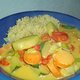 Quinoa an Curry-Rahm-Gemüse
