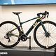 Liv zeigte das Avail Advenced Elite 0 E-Gravel Bike in der Founder&#039;s Edition