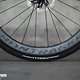 Trek verbaut Aeolus RSL 51 Laufräder mit Pirelli P Zero Race Reifen in 28 mm Breite